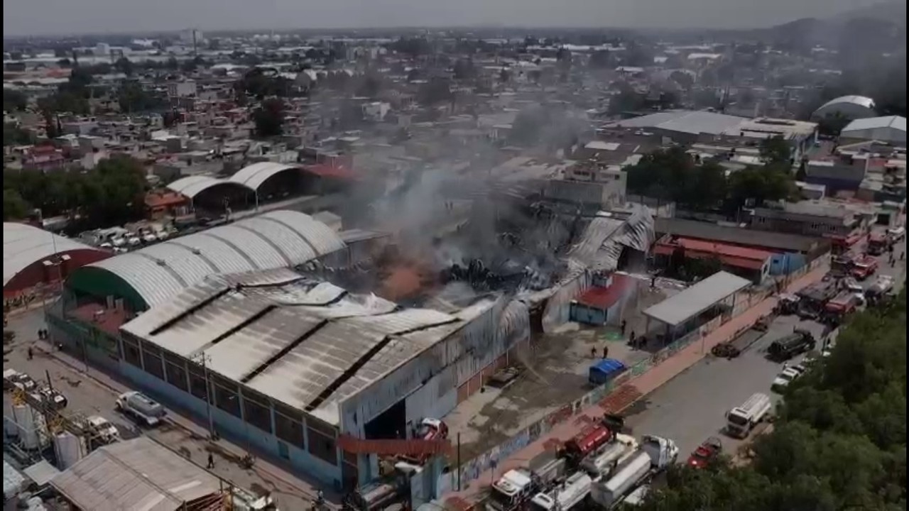 Arde en llamas la fábrica de International Paper en Veracruz