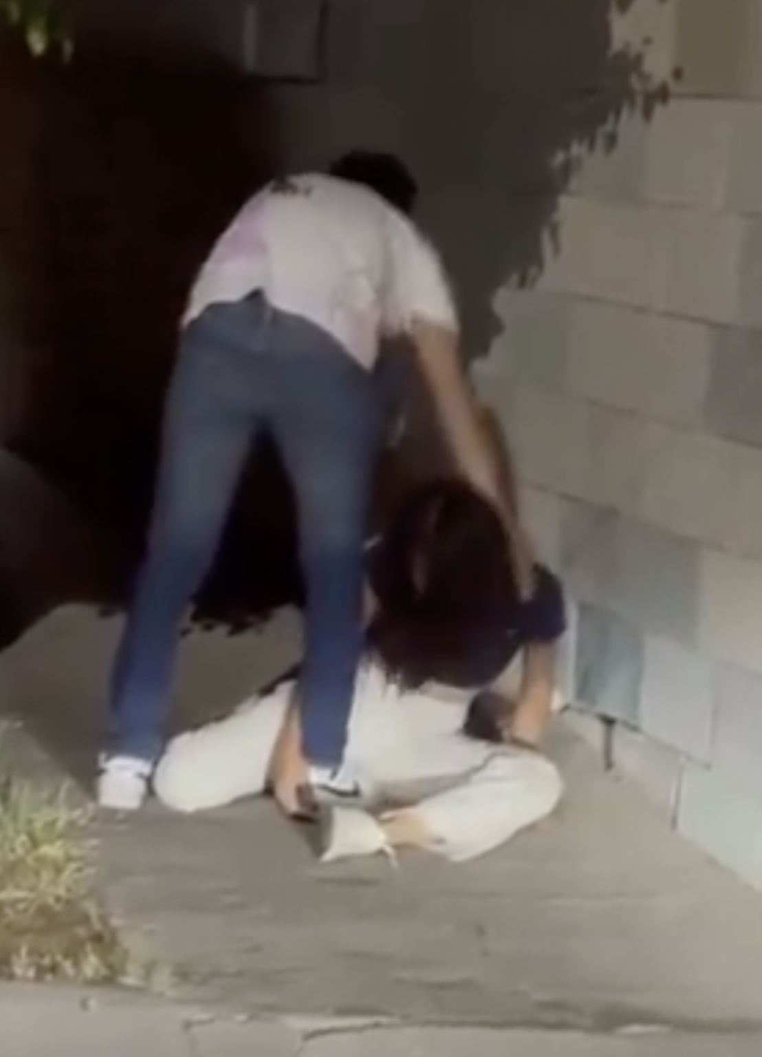 Sujeto golpea y arrastra a su novia hasta dejarla inconsciente en calles de Guanajuato