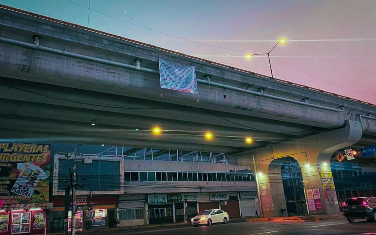 Detienen a dos personas que colgaban ‘narcomantas’ en Acapulco