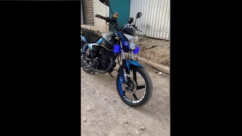 Le Roban Moto a Integrante de “Solitarios MC Amozoc” en Mercado Municipal